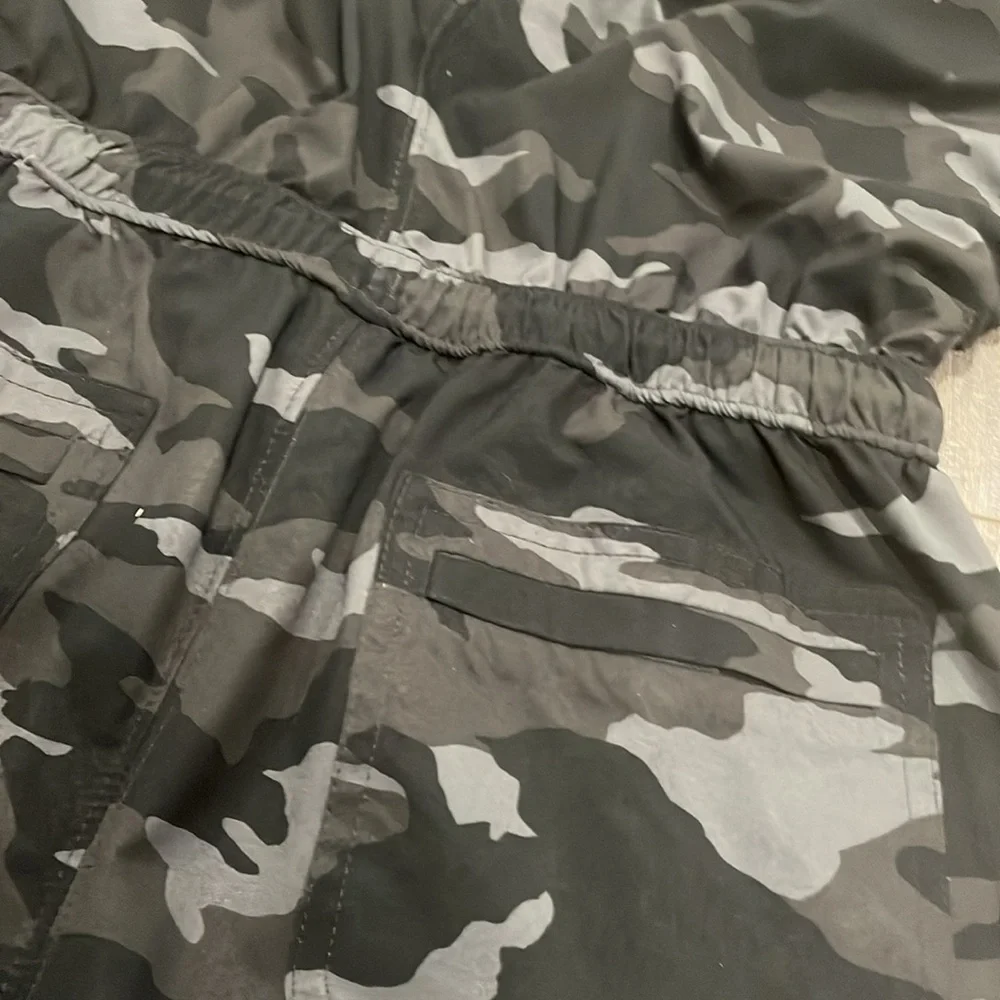 Athleta Girl Camo On the Go Romper size 12 - Picture 10 of 12